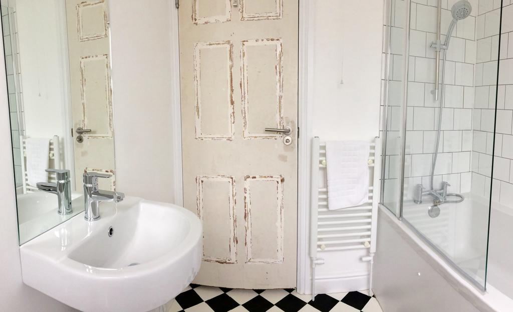 The Blue Door Bed & Breakfast Newquay  Ngoại thất bức ảnh